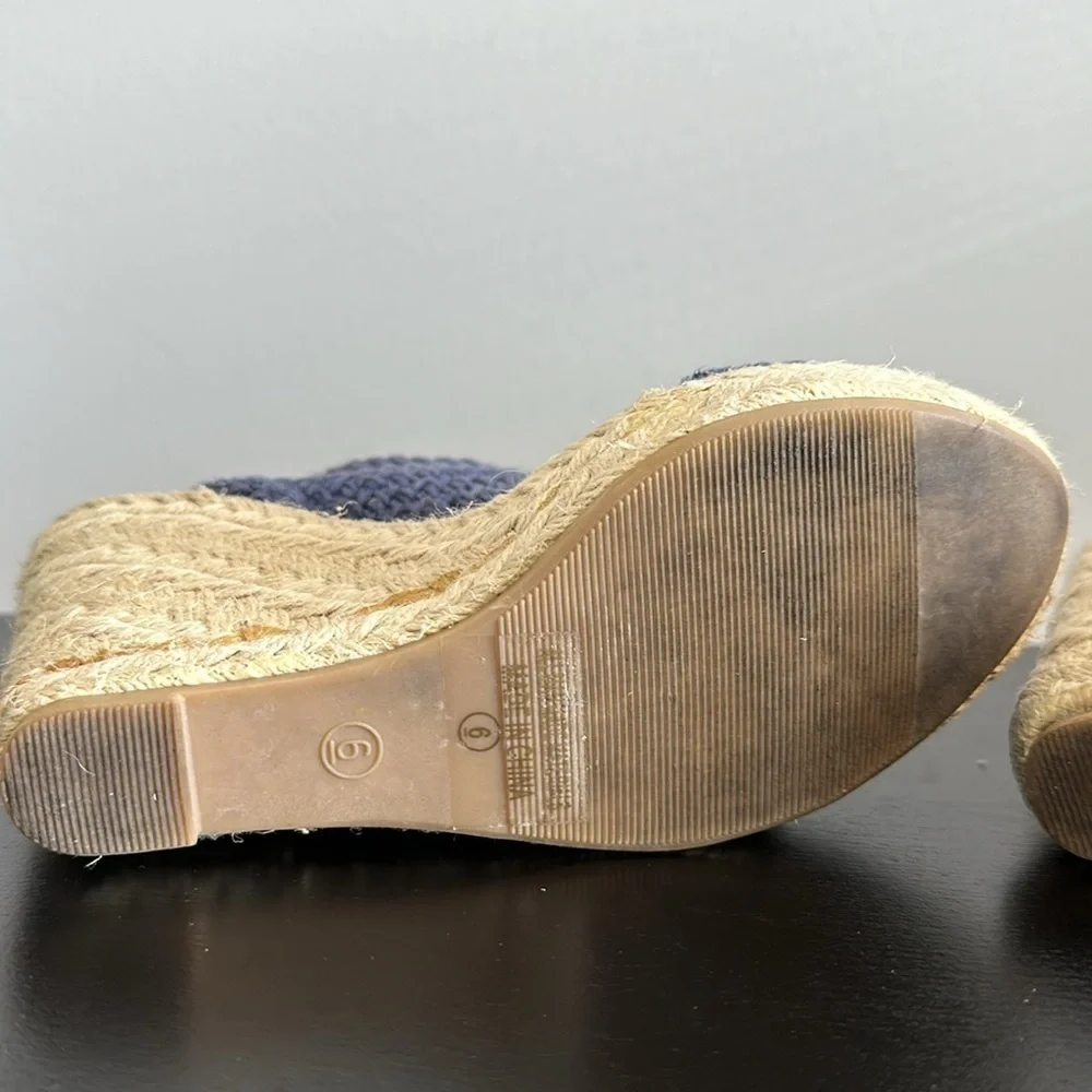 Charming Charlie Blue‎ Wedge Sandals Sz 6